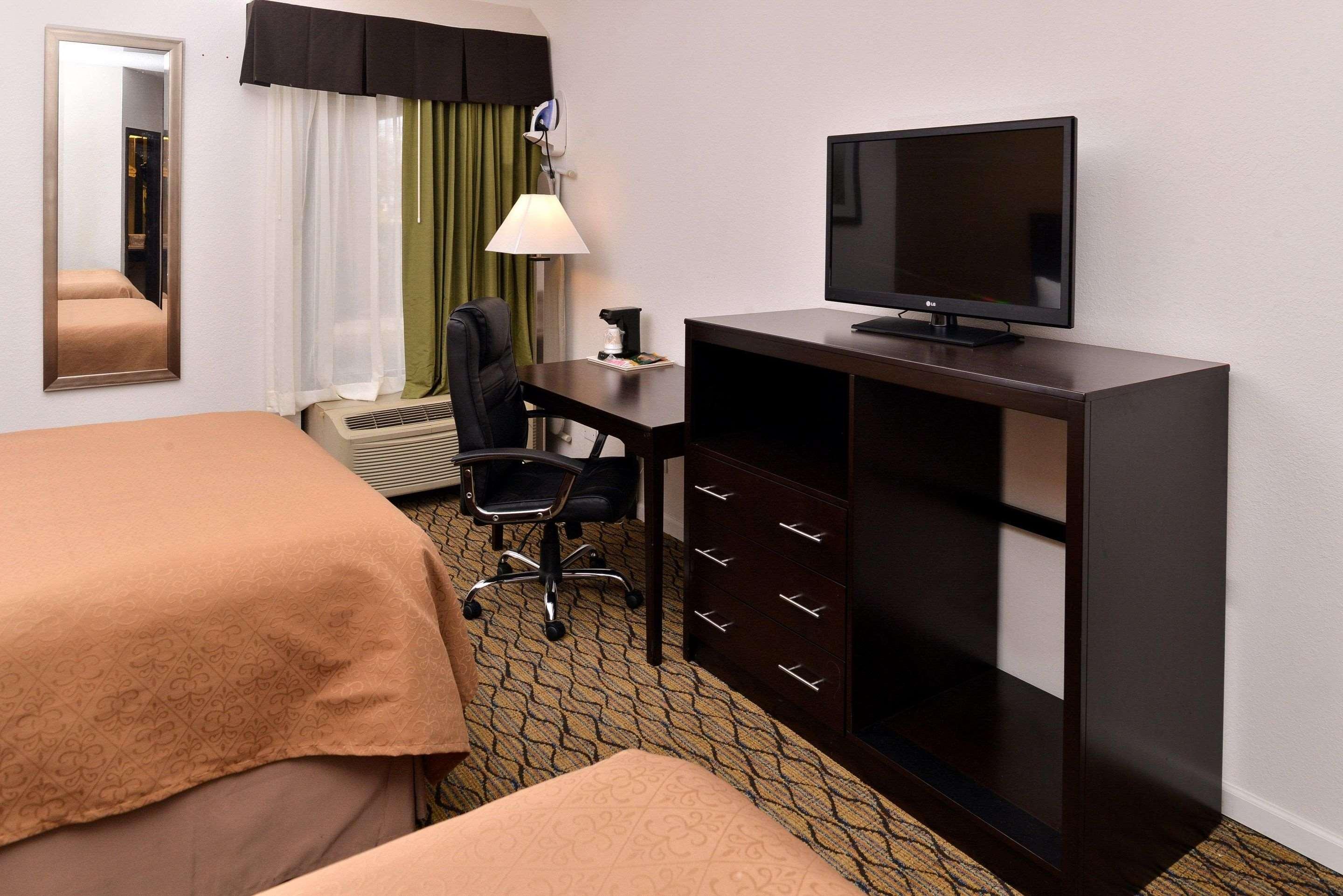 Hotel Quality & Near I-57 Matteson